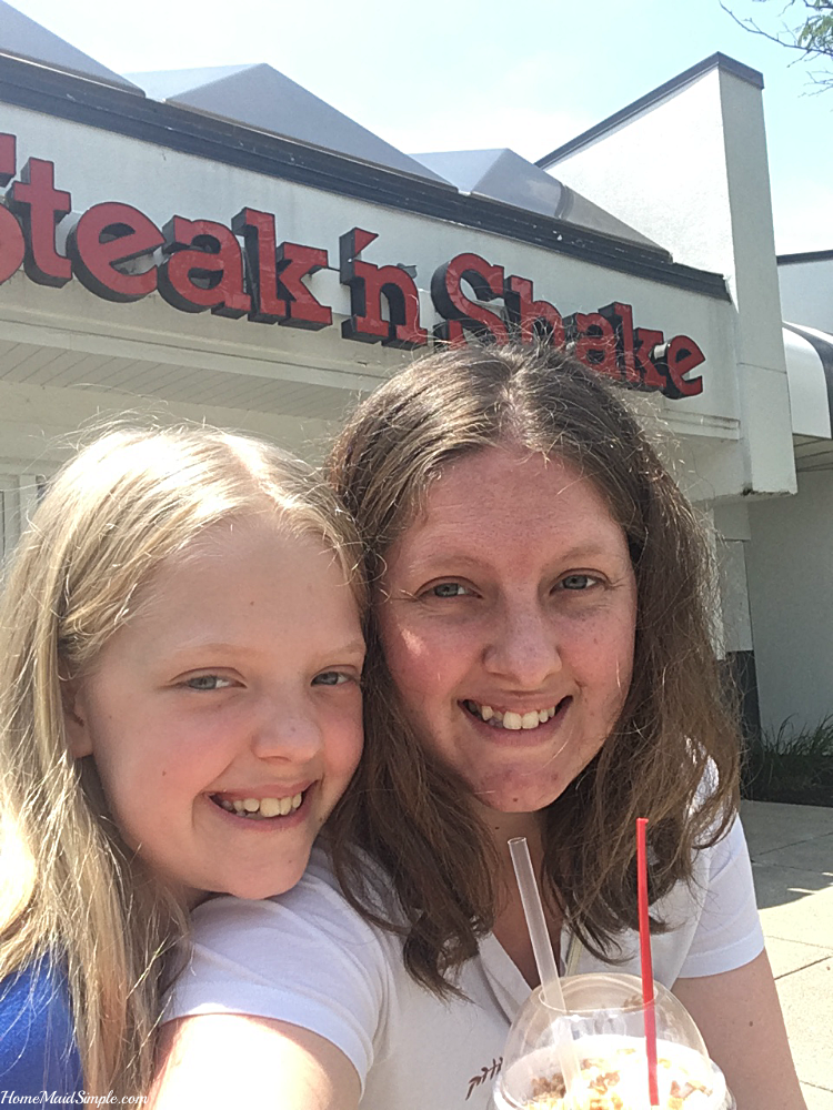 Kids eat free on the weekends at Steak 'n Shake